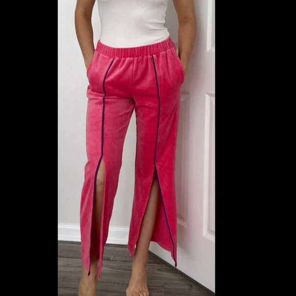 VENUS Other - VENUS Velour Lounge Capri Pants, Pink, NWOT